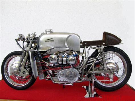 Moto guzzi 500 v8 1955. Moto Guzzi 500 8 cilindri: replica in scala, modelli in ...