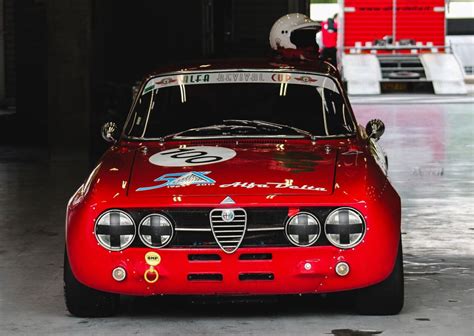 Alfa Romeo Giulia GTv | Alfa romeo, Alfa romeo giulia, New ...