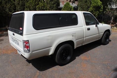 1989 Toyota 4x2 Pickup 22re 5 Speed Camper Shell Low Milage For Sale
