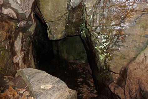 Prince Charlies Cave Arisaig Tourist Attractions In Lochaber