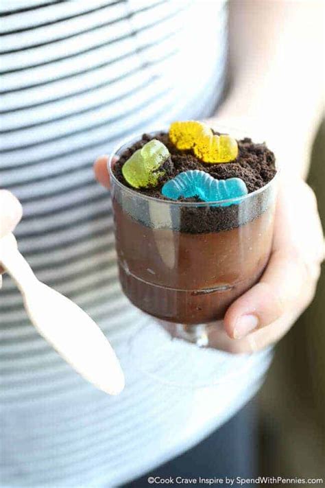 Dirt cups with gummy worms dirt cups with gummy worms make the perfect afternoon dessert for kids. 5 Minute Oreo Dirt Cups - Spend With Pennies