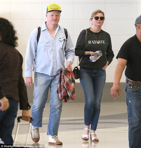 Kirsten Dunst And Fiancé Jesse Plemons Go To Lax Daily Mail Online