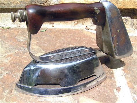 1930s Akron Lamp Company Diamond Brand Gas Clothes Pressing Iron Bz