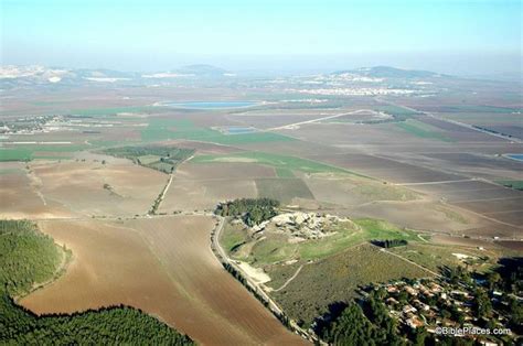 Megiddo Fortress And The Valley Of Jezreel Share The History Holy