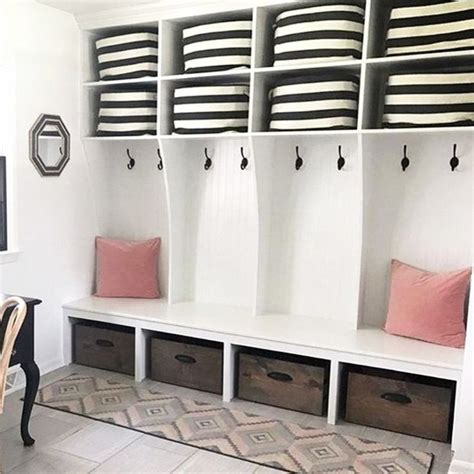 Gorgeous Farmhouse Mudroom Ideas To Keep Clutter Organized