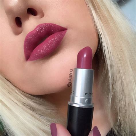 M•a•c Captive Satin 💄 Mac Lipstick Shades Best Mac Lipstick Lipstick Colors Mac Lipsticks