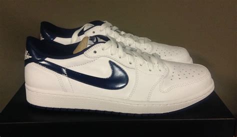 The air jordan i was the first shoe to be worn in the nba with multiple colors. Jordan 1 Low White Midnight Navy | Sole Collector