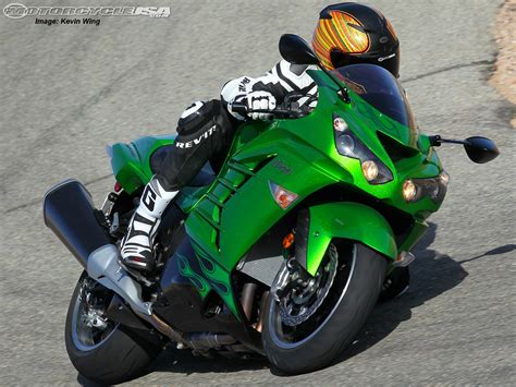Kawasaki zzr 1400 top speed bazz. Bike of the Year 2012 - Kawasaki ZZR 1400 | ZZR 1400 Touring
