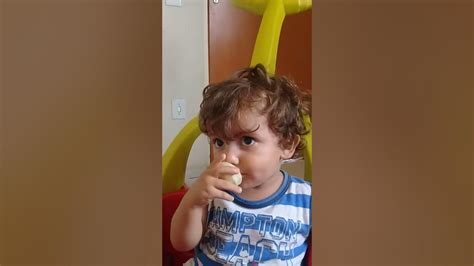 Bebê De 1 Ano E Meio Chupando Limão Sem Fazer Careta Youtube