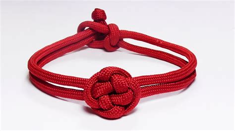 How You Can Make A Chinese Button Knot Paracord Bracelet Youtube