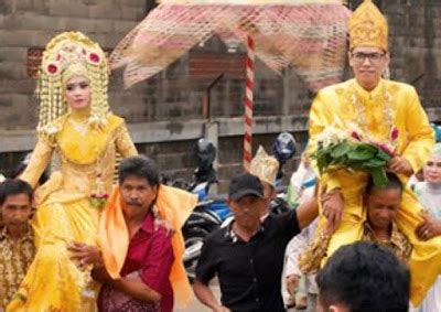 Bausung Tradisi Unik Pernikahan Suku Banjarmasin