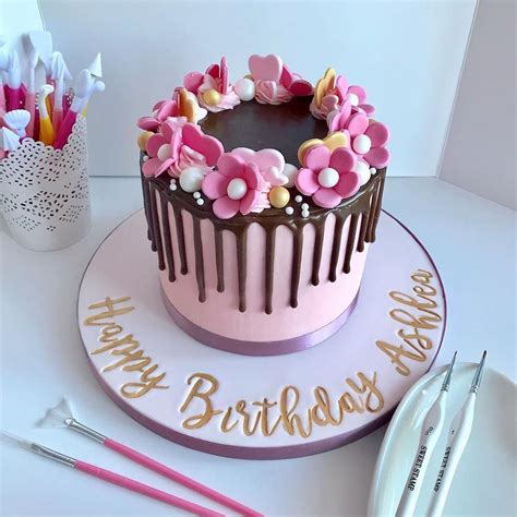 jennifer on instagram “pretty in pink drip cake 💗🎂💗 pretty pink dripcake ganache