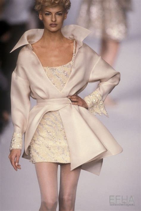 Lanvin Spring Summer 1991 Couture Linda Evangelista In 2020 90s