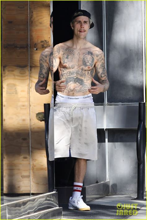 Photo Shirtless Justin Bieber Shows Off Muscles During Workout