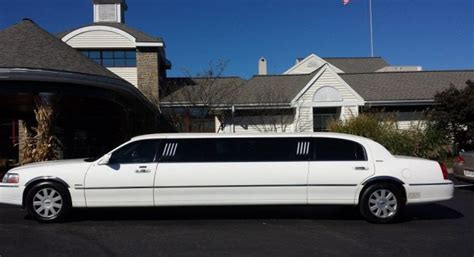 5 tips to choose the right limo service for your wedding