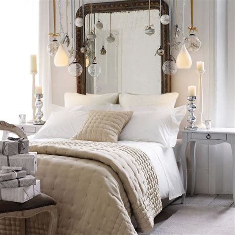 Decorating themes include island getaway, parisian, casual, and more. This entry is part of 50 in the series Beautiful Christmas ...