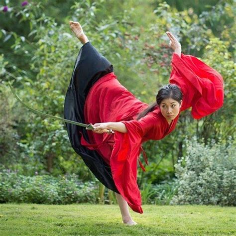 Book Our Chinese Dancer Uk For Visually Stunning And Culturally