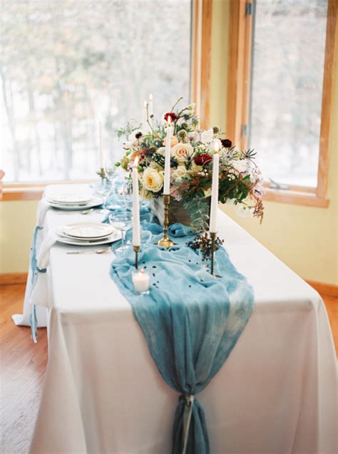 Lovely Wedding Table Runner Ideas