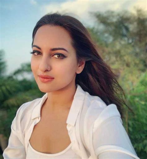 Sonakshi Sinha Dismisses Charges Says ‘organiser Is Maligning My Clear Image The Tribune India