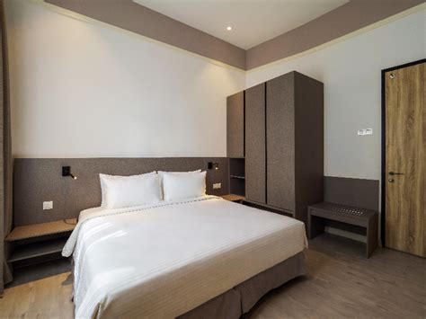 Situated in georgetown district, hutton central ii hotel offers a quick access to penang international airport within 25 minutes' drive. Hutton Central Hotel - Penang Hotel Collection