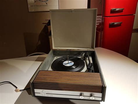 Vintage 1970s Fidelity Mains Portable Vinyl Record Player