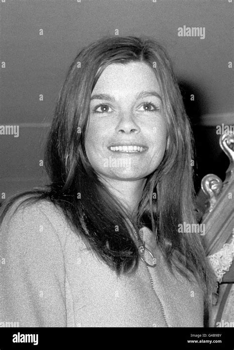 Photo Genevieve Bujold Hi Res Stock Photography And Images Alamy