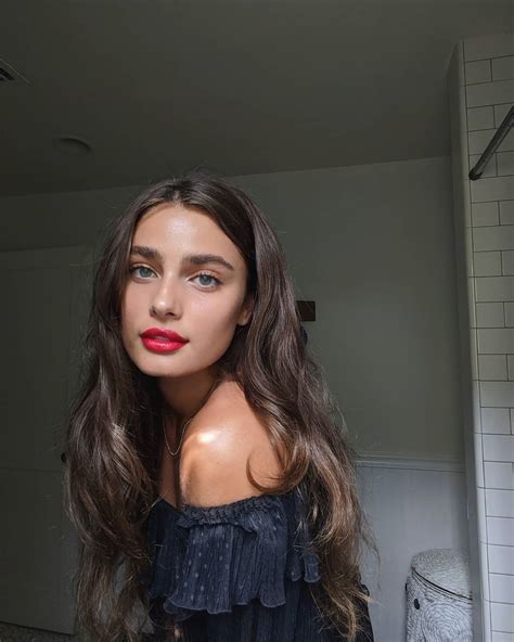 Pin By 🦋lola On Models In 2020 Taylor Hill Hair Taylor Hill Style