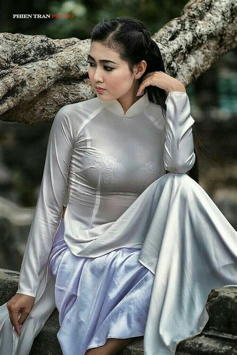 Vietnamese Traditional Dress Vietnamese Dress Traditional Dresses Asian Ladies Ao Dai