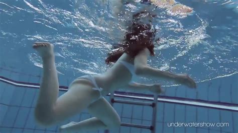 Roxalana Cheh Sexy Redhead Underwater Eporner