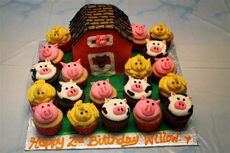 Morgies Sweet Treats Farm Animal Cupcakes And Barn Cake