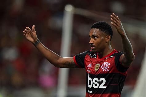 Apenas memes de qualidade insta @uevitinho Flamengo divulga escalação para estreia na Libertadores ...