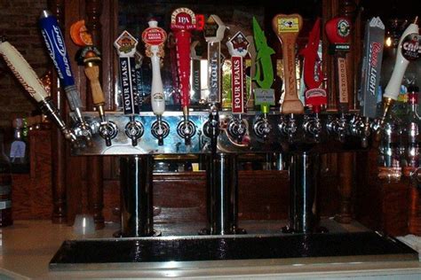 Decent selection of tap beers and trivia on wednesday nights is really fun but also super busy so go early to get a spot. Phoenix Sports Bars: 10Best Sport Bar & Grill Reviews