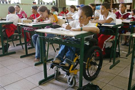 Escolas particulares negam matrícula a deficientes Notícias Cidades