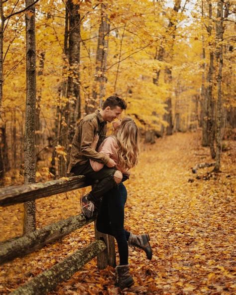 Fall Couple Pictures Wedding Engagement Pictures Engagement Photo Poses Country Engagement