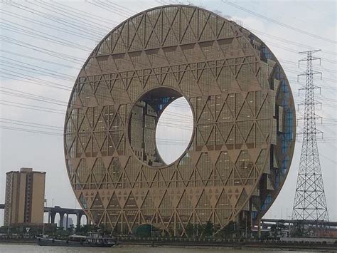 China Bans ‘bizarre Buildings