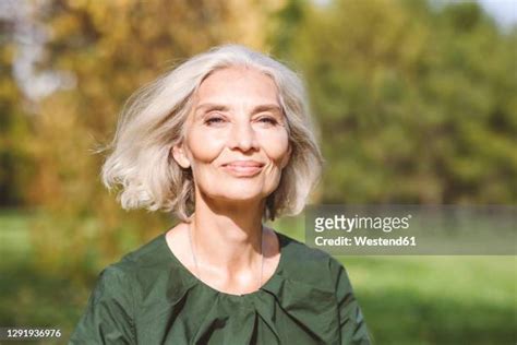 gorgeous older women bildbanksfoton och bilder getty images