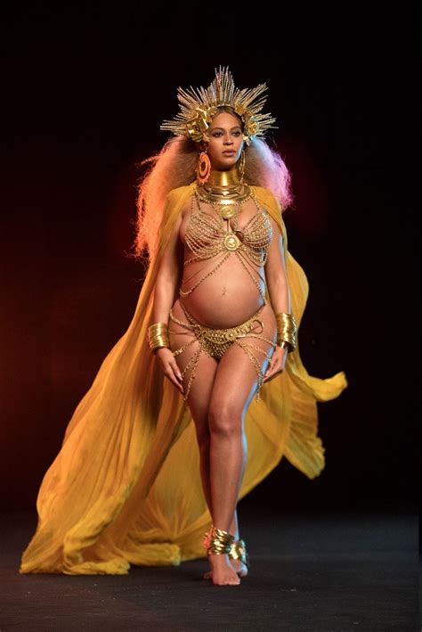Pregnant Beyonce Performs At Grammy Awards In Los Angeles