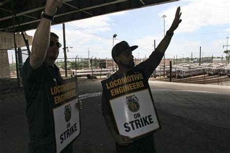 Obama Intervenes In Philadelphia Rail Strike