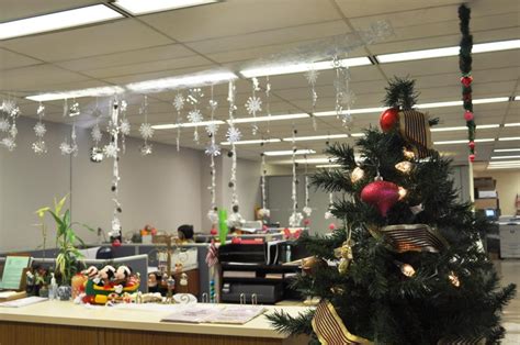 40 Office Christmas Decorating Ideas All About Christmas