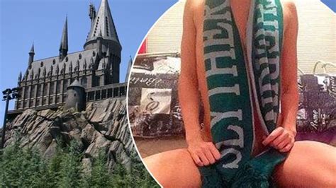 Desperate Harry Potter Fan Strips Naked And Offers Sex In Exchange For A Ticket To Theme Park