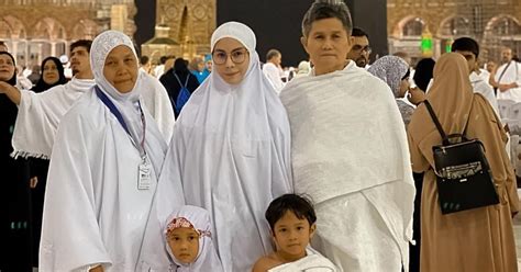 Adapun bagi wanita, cukup dengan memotong rambutnya sepanjang satu ruas jari. Netizen Persoal Sajat Tunai Umrah Sebagai Jemaah Wanita?