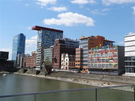 Discovercars.com has been visited by 10k+ users in the past month Citytrip Düsseldorf: bezienswaardigheden, tips, info