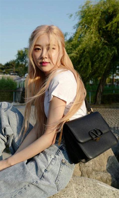 10 Times Blackpinks Rosé Impressed Everyone With Her Glamorous Sun