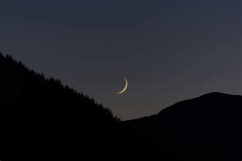 Free Download Hd Wallpaper Moon Moonset Crescent Moon Mountains
