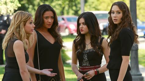 The Official Pretty Little Liars Season 7 Trailer Will Scare The Crap Out Of You Teen Vogue