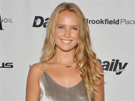 Christie Brinkleys Daughter Sailor Shares A Powerful Body Image