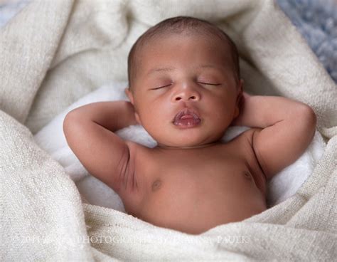 10 Tips to a Successful DIY Newborn Photography Shoot ...