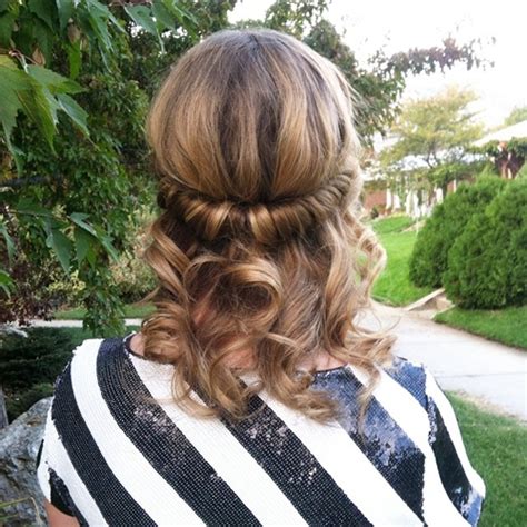 The look is still mainly straight, with lots of fabulous, new textures added and a casual finish. 40 Diverse Homecoming Hairstyles for Short, Medium and ...