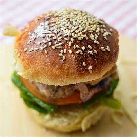 Dont Let Your Next Burger Outshine The Bun Make This Easy Hamburger