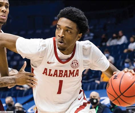 University Of Alabama Basketball Players Help Change Team Culture Itg